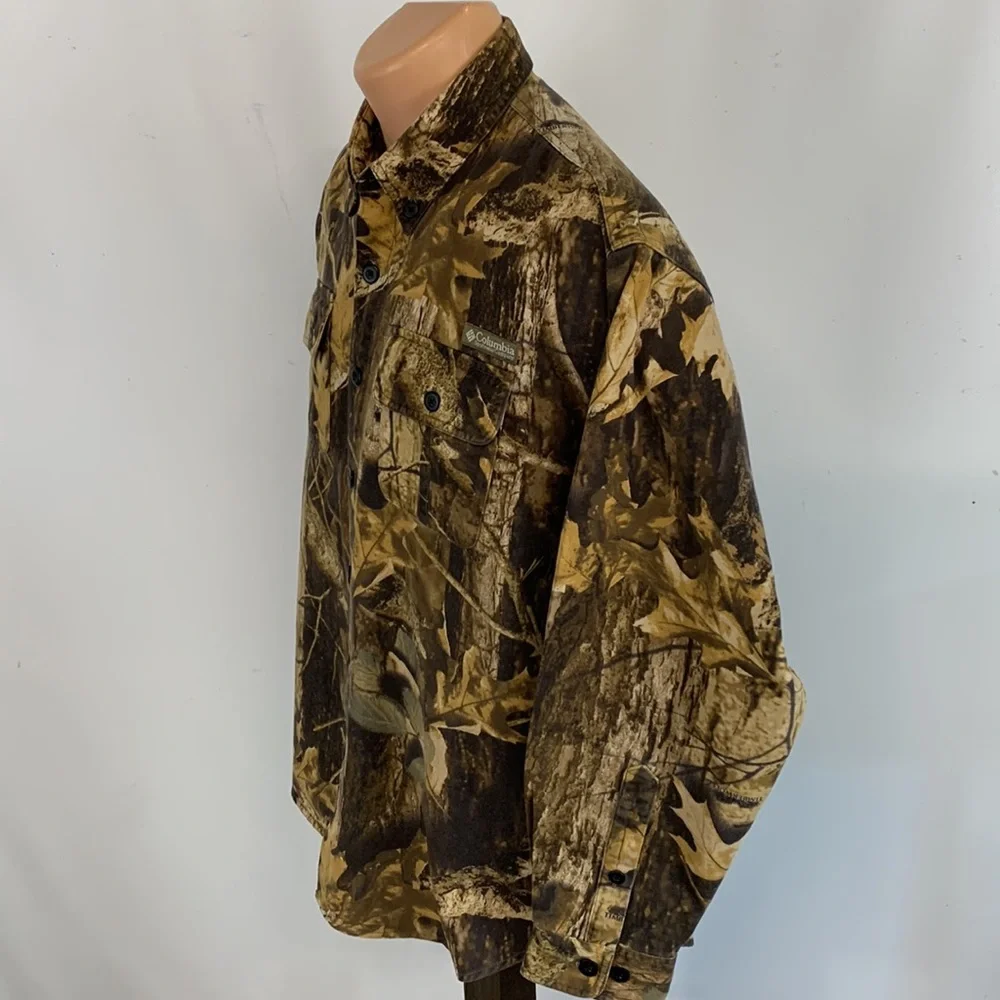 Columbia long sleeve button down collar camo shirt. M - Picture 5 of 7
